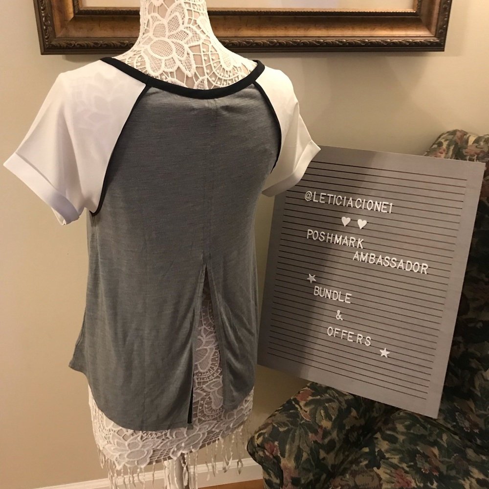 American Eagle Gray & White Medium Top - Picture 3 of 8